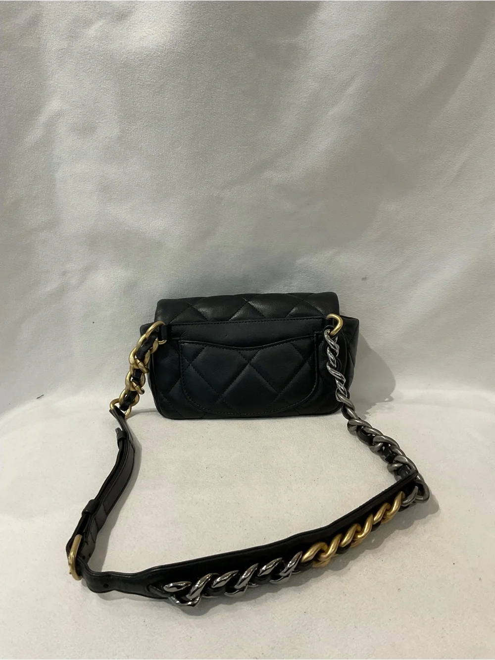 CHANEL 19 waist